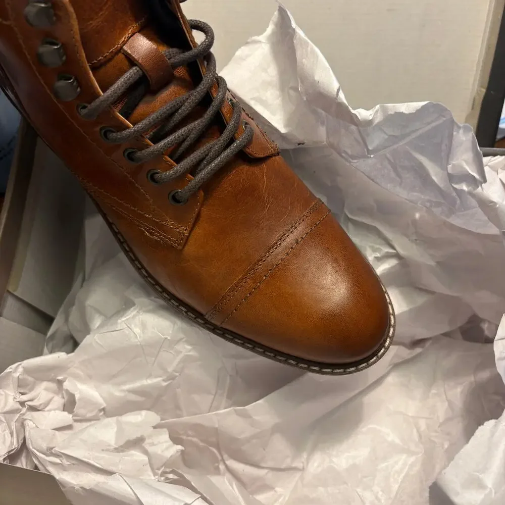 Crown Vintage Mens Lingdale Boots 8.5 NWT Cognac Brown Leather Lace Cap Toe